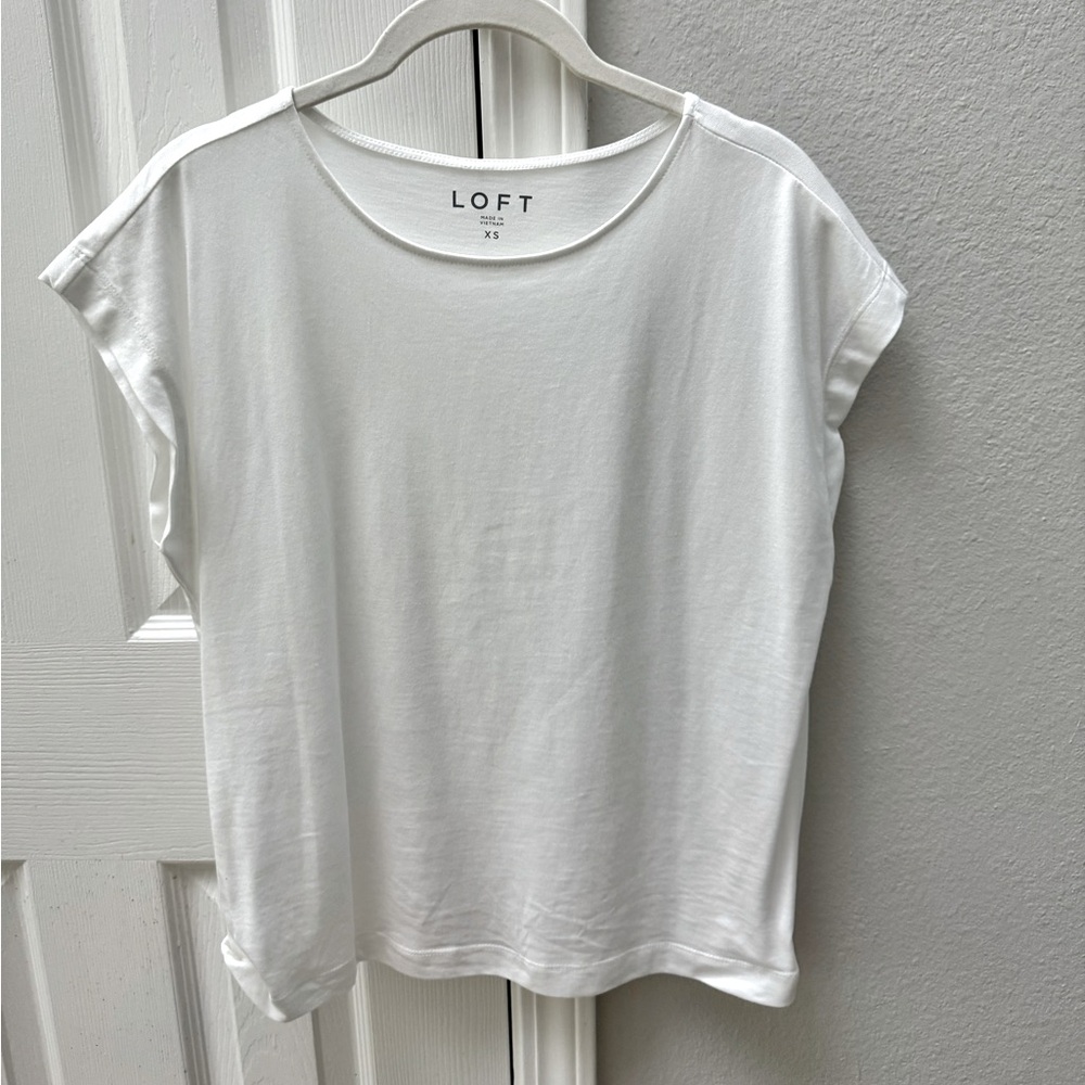 NWOT LOFT WHITE TEE XS